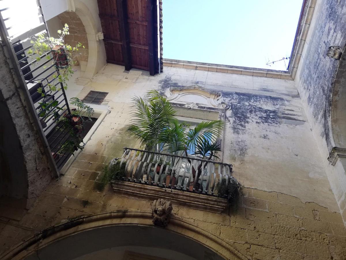 B&B Palazzo Sambiasi Lecce Exterior photo