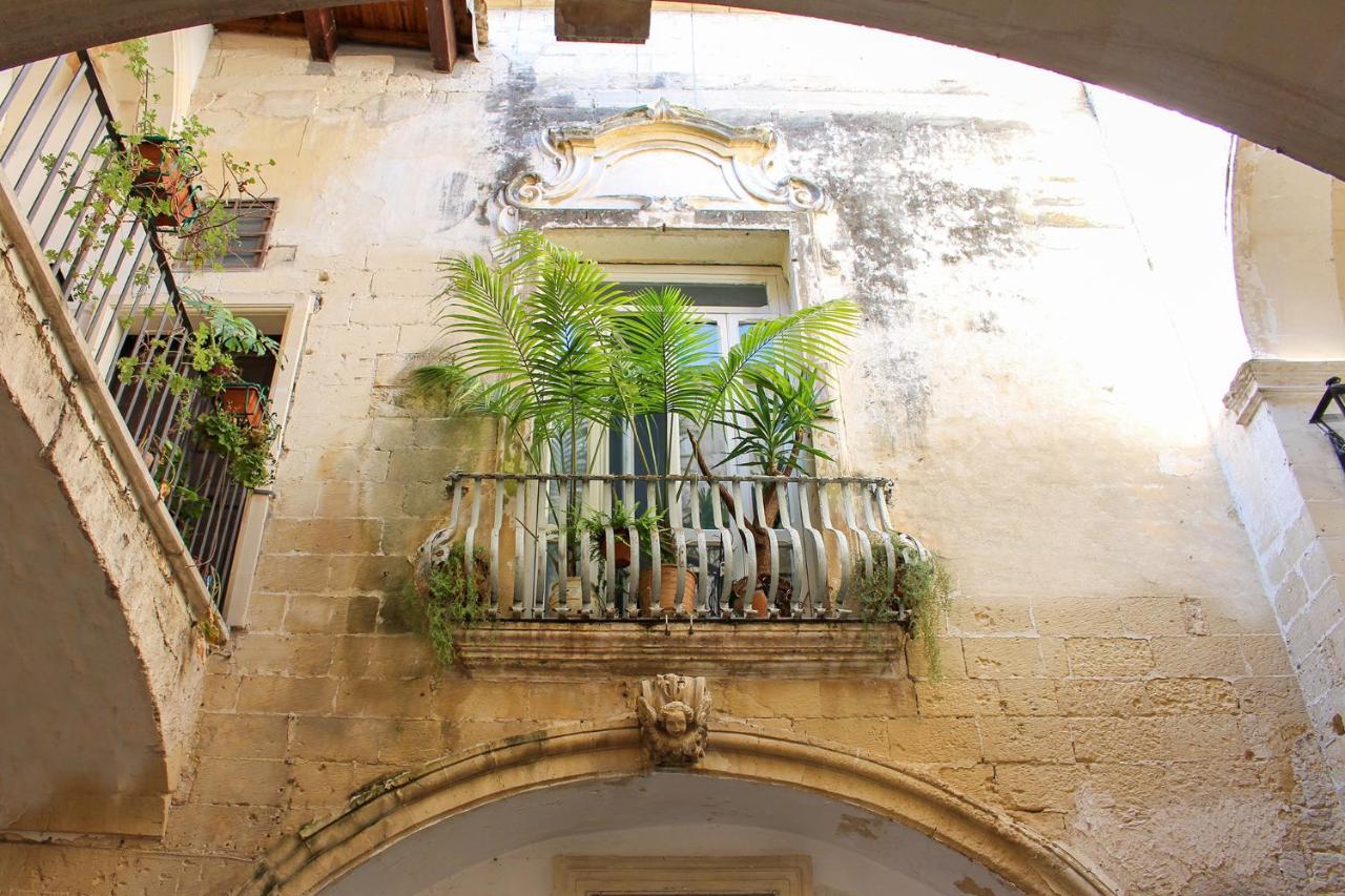 B&B Palazzo Sambiasi Lecce Exterior photo