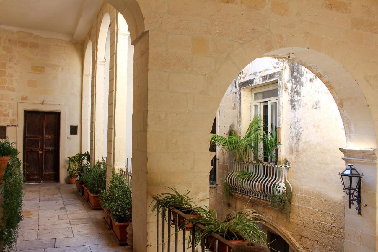 B&B Palazzo Sambiasi Lecce Exterior photo