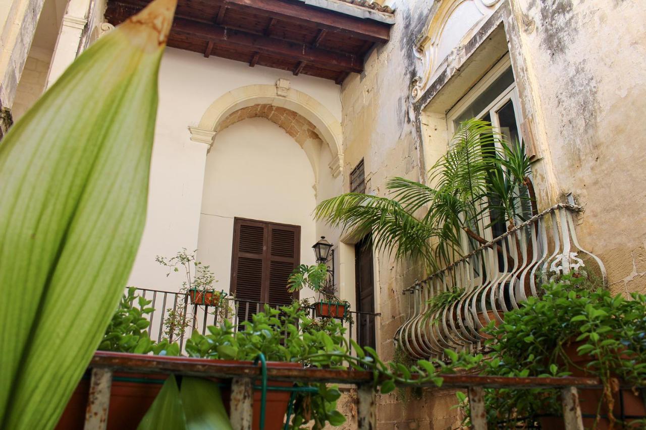 B&B Palazzo Sambiasi Lecce Exterior photo